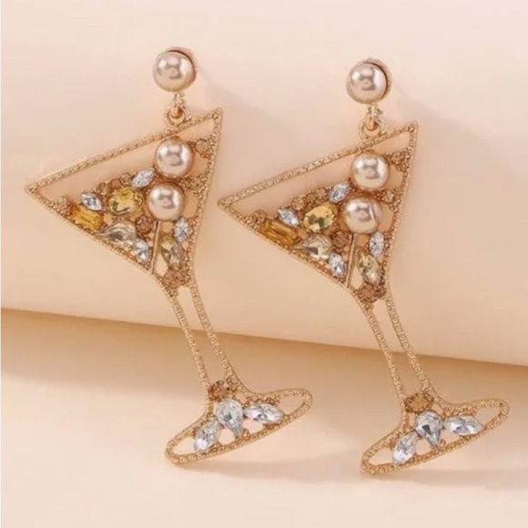 Jewelry - Pearly Cosmopolitan Earrings